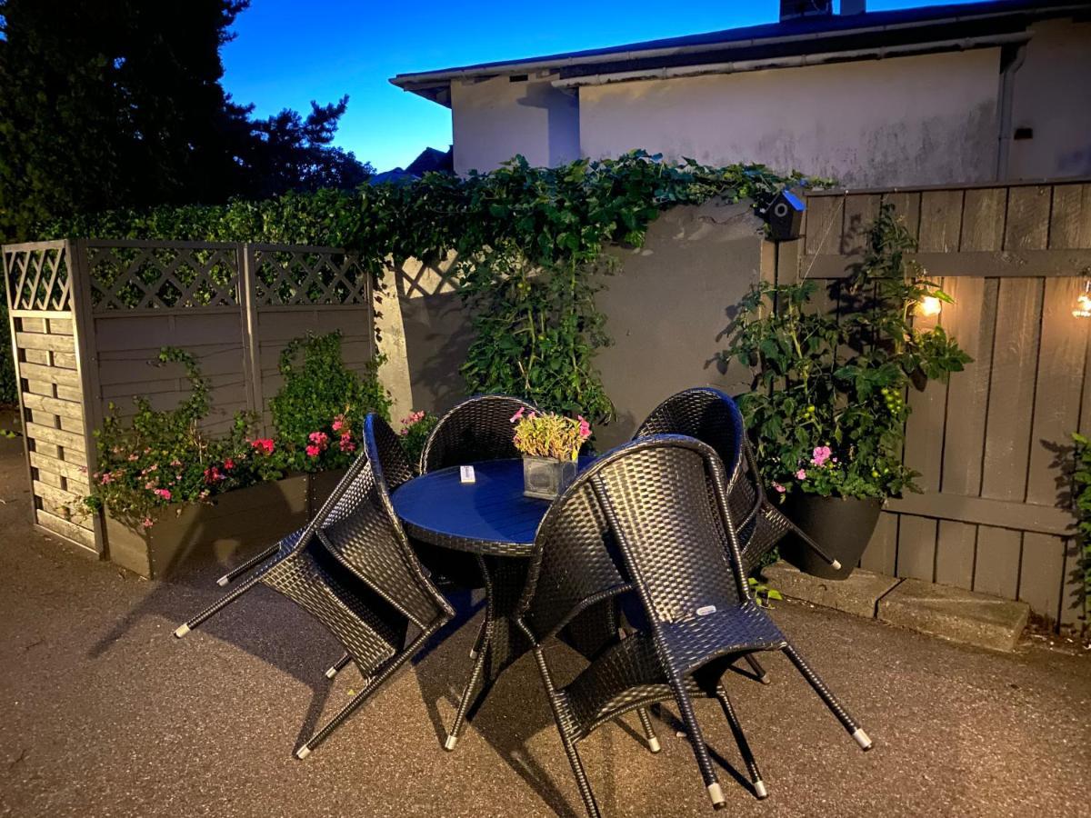 Cosy Apt. In Near Airport- Metro-beach. Leilighet